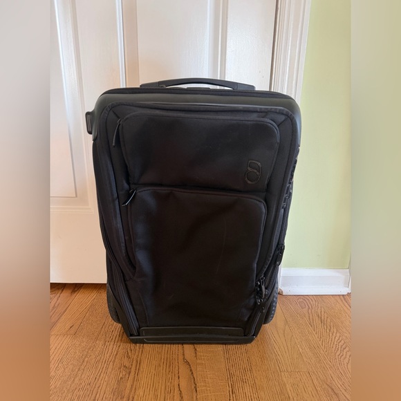 G-RO Suitcase 22
